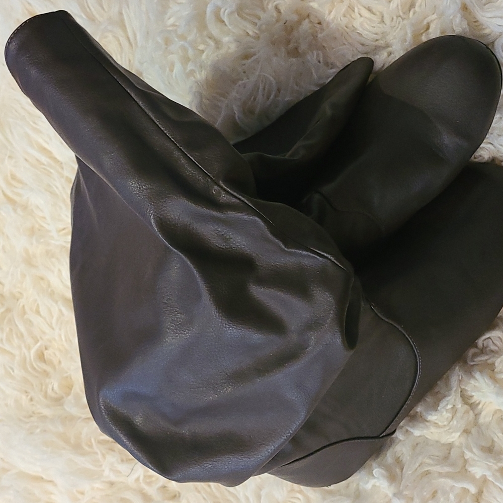 Sz 8.5 EWC Choc brown slouchy knee boots